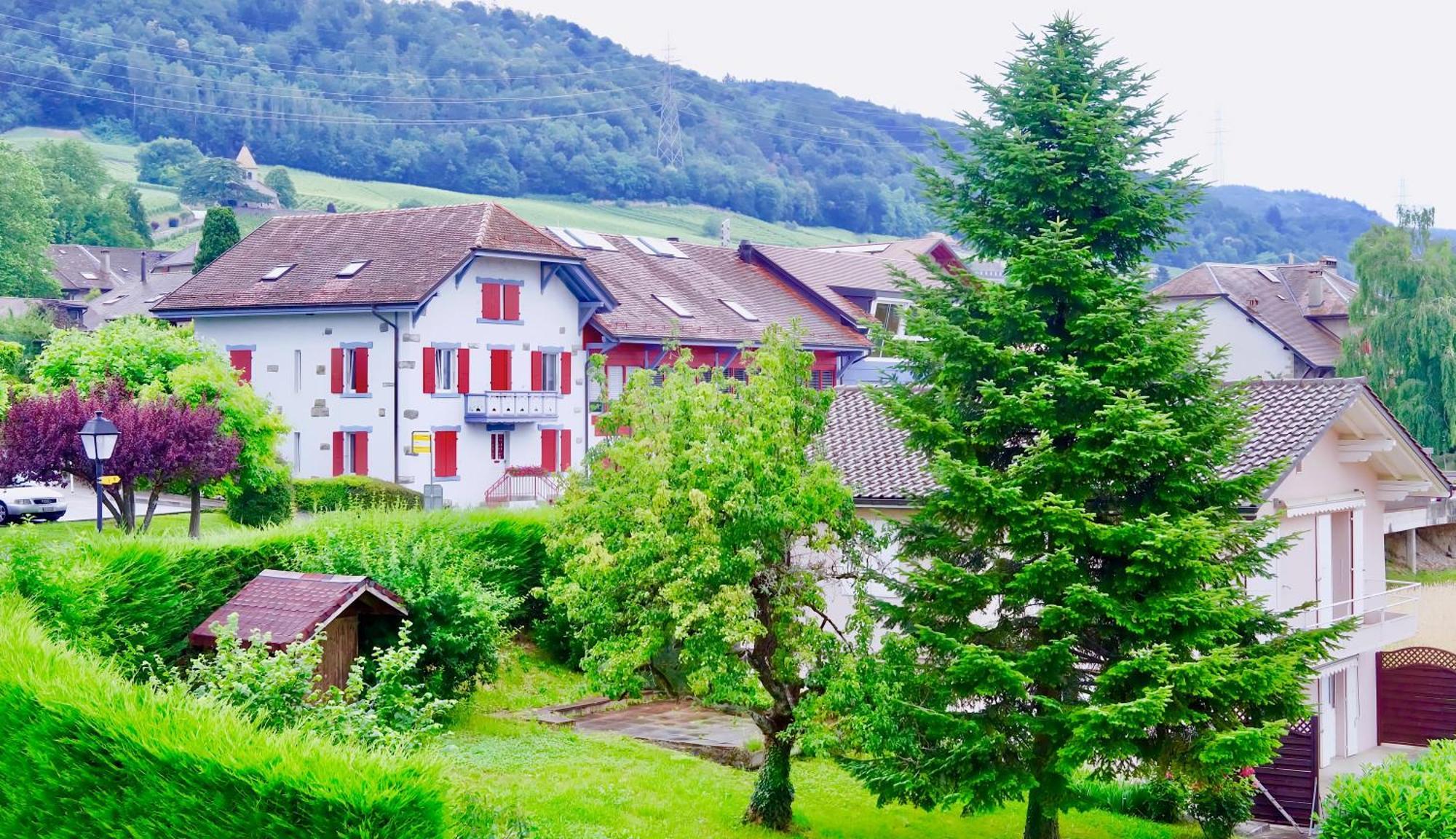 Bed and Breakfast Cave Du Treyblanc Luins Экстерьер фото